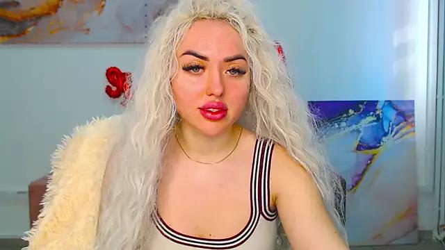 MissisCaty on StripChat 