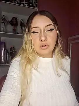 NibiruNairobi69 — Montar Dildo
