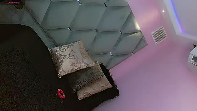 Nina_Keyli on StripChat 