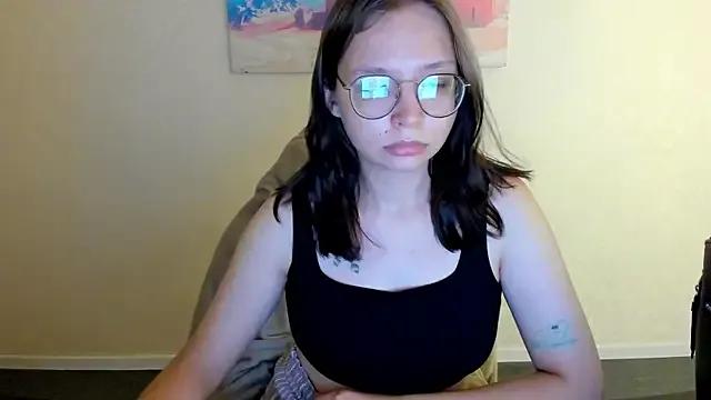 Noora_Moore on StripChat 