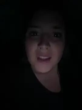 Novababy18 — Apro la tenda a tette fuori