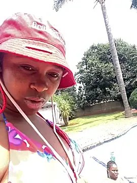 Pearl_00 — squirt on each other