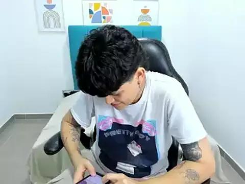 Pussyboy_ on StripChat 