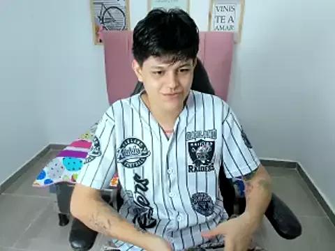 Pussyboy_ on StripChat 