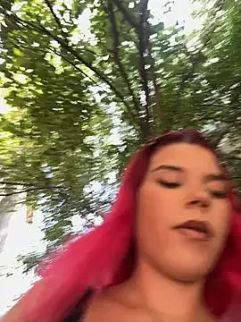 RiriRoseey on StripChat 