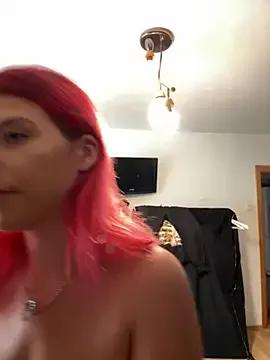 RiriRoseey on StripChat 