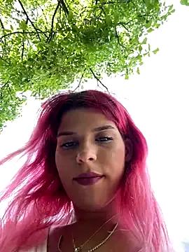 RiriRoseey on StripChat 