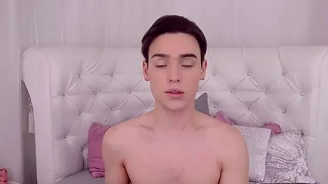 RobbyCharming on StripChat 