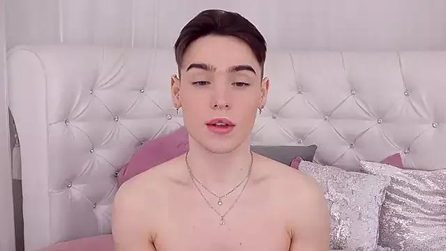RobbyCharming on StripChat 