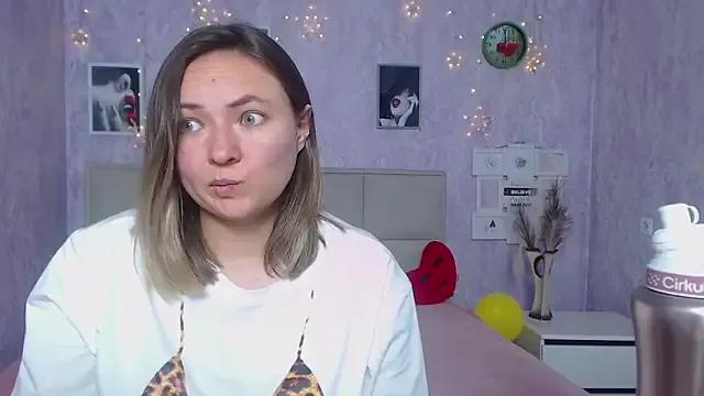 SallyVerda on StripChat 