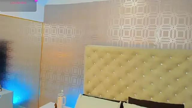 Sara_Desire on StripChat 