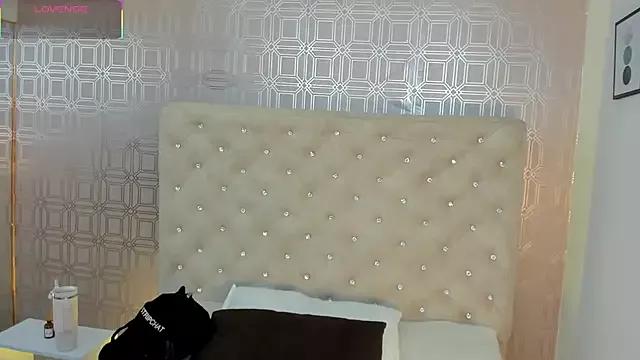 Sara_Desire on StripChat 