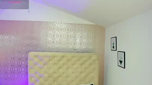 Sara_Desire on StripChat 