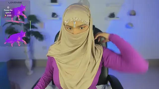 saray_halam on StripChat 