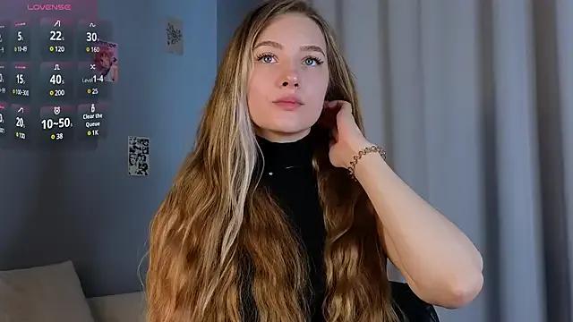 SheenaDrye on StripChat 