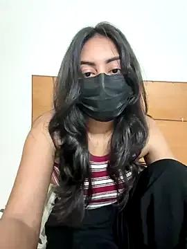 Simmi_00 on StripChat 