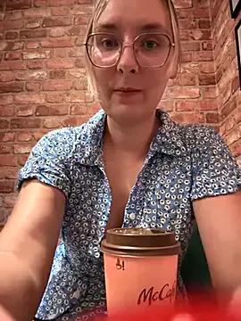 The_Snowwhitee — Fingering in McDonald Last Tip Video!